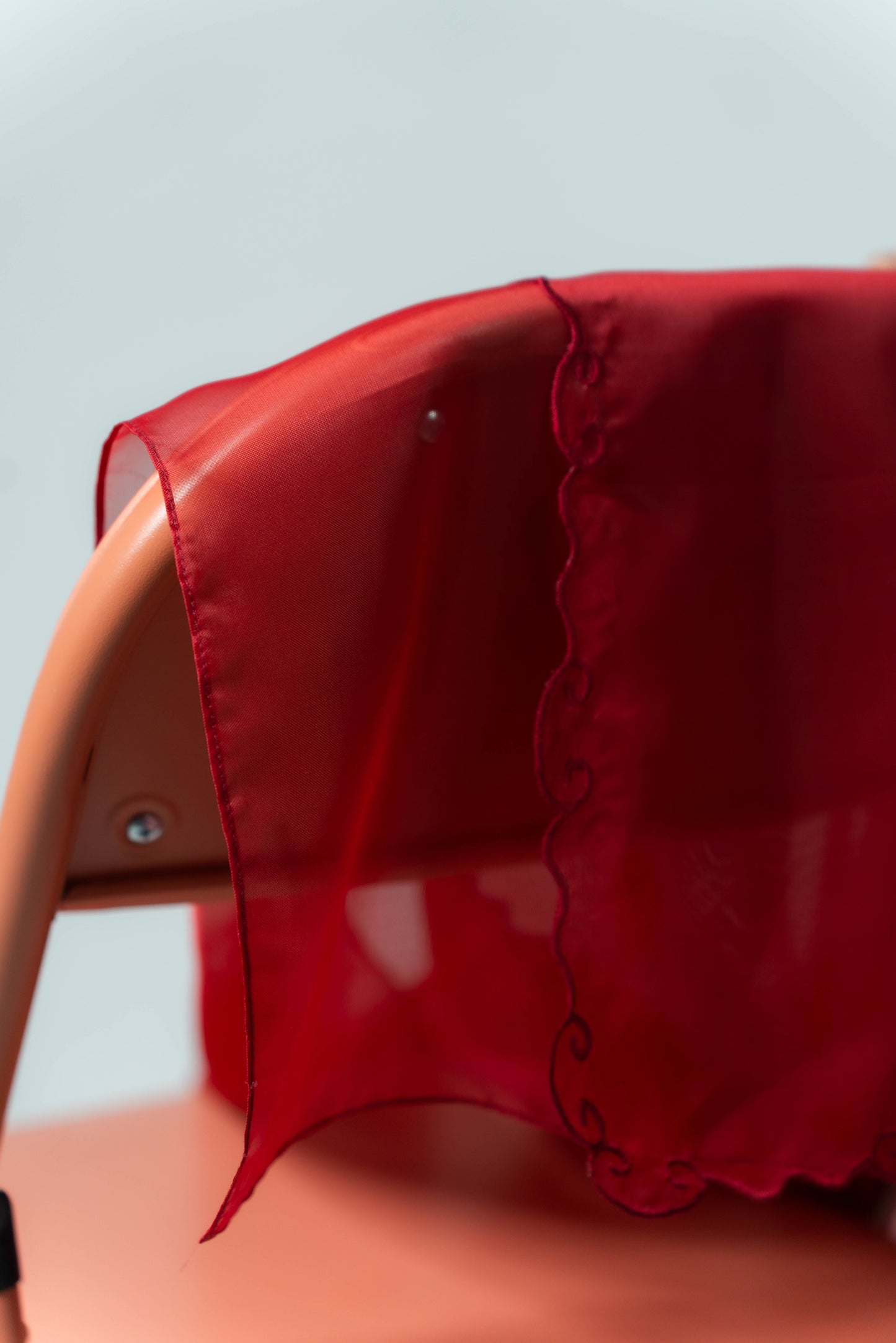IRIS Edge Shawl – Plain Deep Red