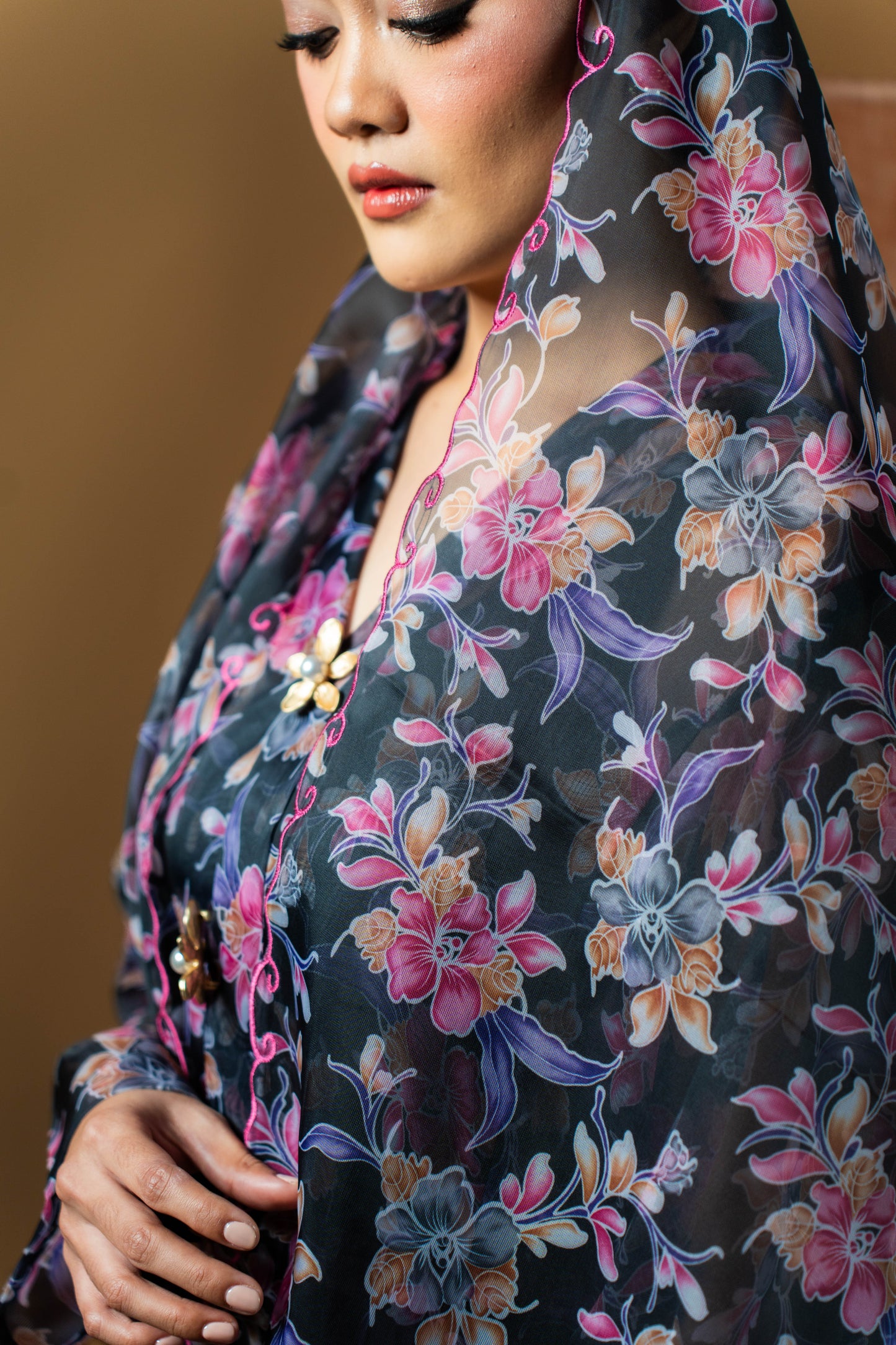 ESME Edge Shawl – Printed Black