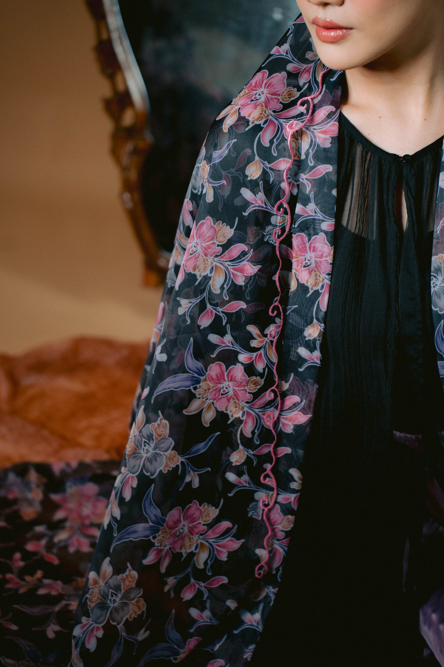 ESME Edge Shawl – Printed Black