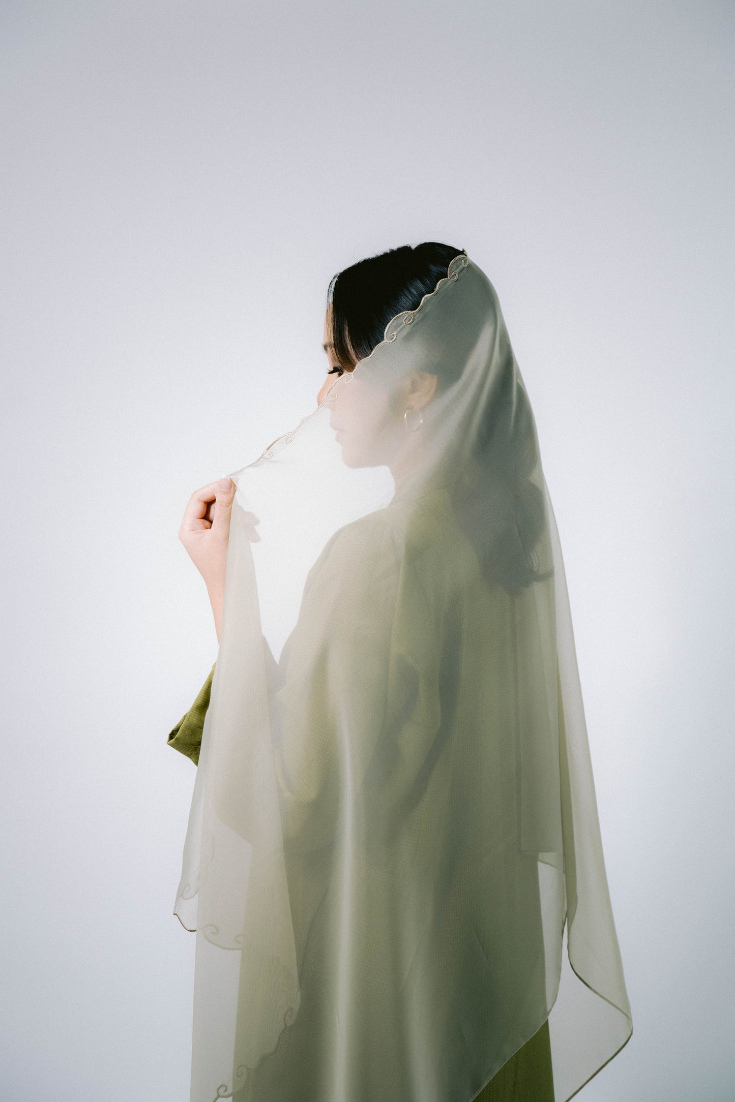 IRIS Edge Shawl – Plain Green