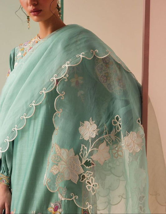 flower embroidery shawl in green