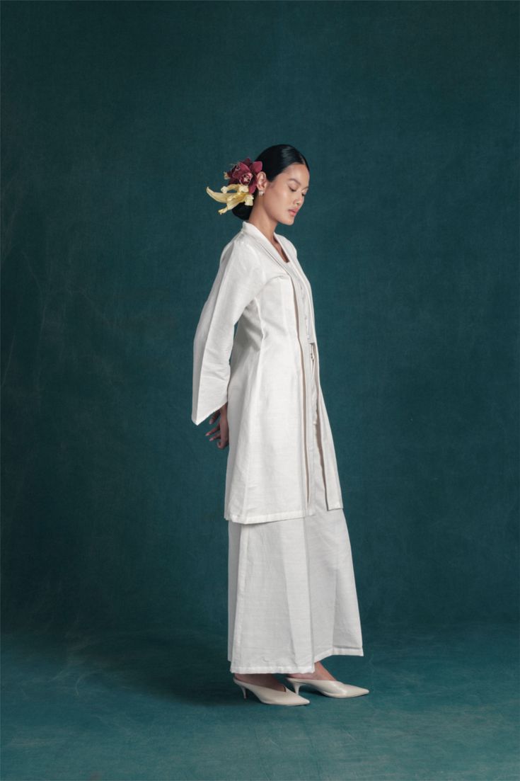 tara kebaya in pure white